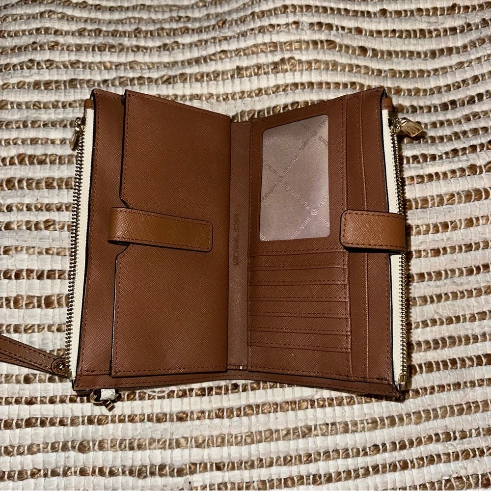 Michael Kors Cream and Tan Signature Tote with matching wallet - Picture 7 of 7
